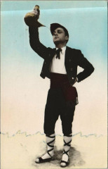 Le Roussillon - Catalan Buvant au Pourrou -
													64 Pyrénées Atlantiques
												