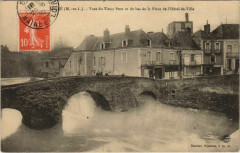 Segre Vieux Pont - Place de l'Hotel-de-Ville