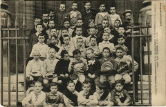 Paris Premiers communiants de Saint-Thomas-d'Aquin avant départ