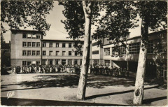 La Chatre Le Cours Complementaire France -
													36 Indre
												