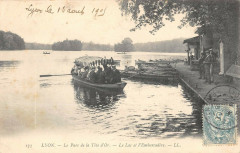 Lyon Parc De La Tete D'Or Le Lac Et Embarcadere à Lyon