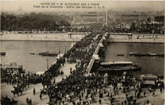 Paris 8e Pont de la Concorde - Defile des troupes C. L. C. à Paris 8e