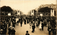 Paris 8e Le Rond-Point des Champs-Elysées à Paris 8e