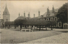 Chateau de Villeniard La Cour et Eglise