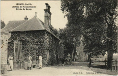 Lesigny Chateau de Maison-Blanche Entrée du Garage