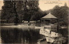 Carte postale ancienne Paris 19e Buttes Chaumont. vue sur le Lac
                                                                     à Paris 19e
                                