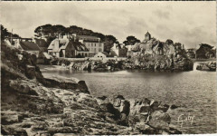 Port-Blanc Le Rocher de la Sentinelle et le Grand Hotel