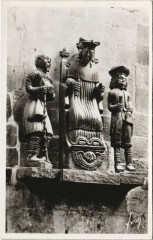 Treguier La Cathedrale - Saint-Yves Entre le Riche et le Pauvre