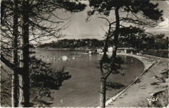 Trebeurden La Plage de Trozoul et le Port
