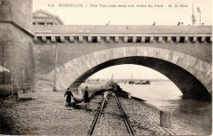 Bordeaux - Pont de Pierre - vue sous l'arche -
																					33200 Bordeaux
																			