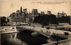Paris (4e) - Hotel de Ville et le Pont d'Arcole -
																					75004 Paris 4e
																			