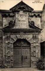 Angers - Porte du Presidial à Angers
