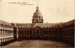Paris 7e-Les Invalides-La Cour intérieure à Paris 7e
