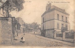 Carte postale ancienne Montmartre - La Rue Ravignan
                                                                     à Paris 18e
                                