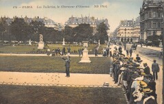Carte postale ancienne Les Tuileries, le Charmeur d'Oiseaux
                                                                     à Paris 1er
                                