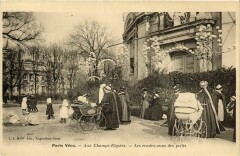 Paris Vecu. Aux Champs-Elysees. Les rendez-vous des petits