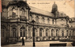 Caen La Cour de la Mairie