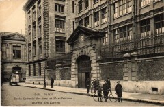Paris 3e Ecole Centrale des Arts et manufactures Entrée Eleves à Paris 3e