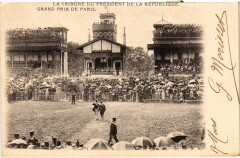 Carte postale ancienne La Tribune du Président de la République - Grand Prix de Paris
                                                                     à Paris 16e
                                