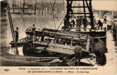 Paris Accident Autobus dans la Seine