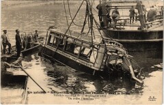 Paris Accident Autobus dans la Seine