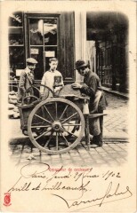 Paris Petits Metiers Repasseur de couteaux