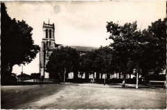Leon L'Eglise et la Place des Tilleuls France -
													40 Landes
												