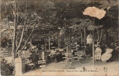 Chatel Guyon dans le Parc pendant la Musique