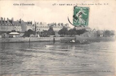 Saint Malo Sous Marins Sortant Du Port à Saint-Malo
