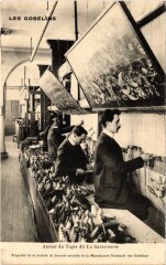 Carte postale ancienne Les Gobelins - Atelier du Tapis dit La Savonnerie
                                                                     à Paris 13e
                                