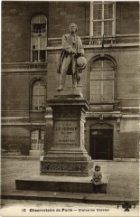 Carte postale ancienne Observatoire de Paris - Statue Le Verrier
                                                                     à Paris 14e
                                