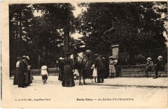 Carte postale ancienne Au Jardin d'Acclimatation
                                                                     à Neuilly-sur-Seine
                                