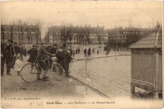 Paris Vecu. Aux Tuileries Le Grand Bassin