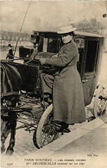 Paris Les femmes cocher Mme Decourcelle Transport