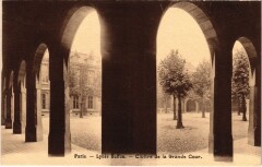 Lycée Buffon - Cloître de la Grande Cour à Paris 15e