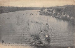 Bords Erdre Jour De Regates Defile Yachts Passant Devant La Jonneliere