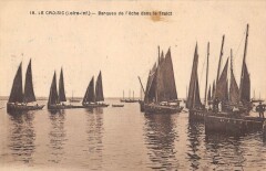 Le Croisic Barques De Peche Dans Le Traict au Croisic
