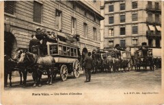 Paris Vecu. Une Station d'Omnibus