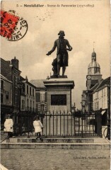 Montdidier Statue de Parmentier à Montdidier