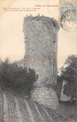 Chevreuse La Tour Cassee à Chevreuse