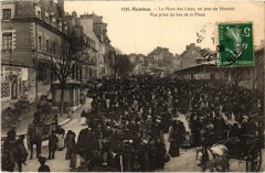 Rennes Place des Lices un jour de Marche à Rennes