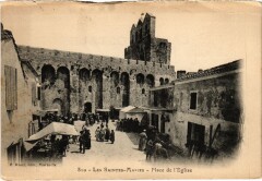 Les Stes-Maries place de l'Eglise