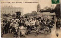 Lyon Place Bellecour La Voiture aux Chevres