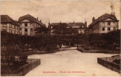 Carte postale ancienne Salpêtrière - Ecole des Infirmières
                                                                     à Paris 13e
                                