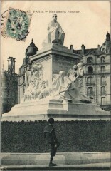 Monument Pasteur à Paris 7e
