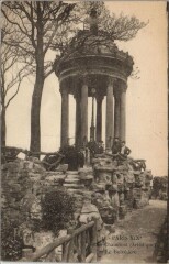Buttes-Chaumont - Le Belvédère à Paris 19e