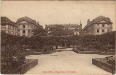 Carte postale ancienne Salpêtrière - Ecole des Infirmières
                                                                     à Paris 13e
                                