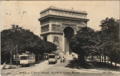 L'Arc de Triomphe, vue prise de l'Avenue Marceau à Paris 16e