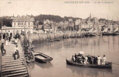 Trouville Sur Mer Le Bac De Deauville à Deauville