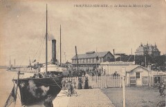 Trouville Sur Mer Le Bateau Du Havre A Quai à Trouville-sur-Mer